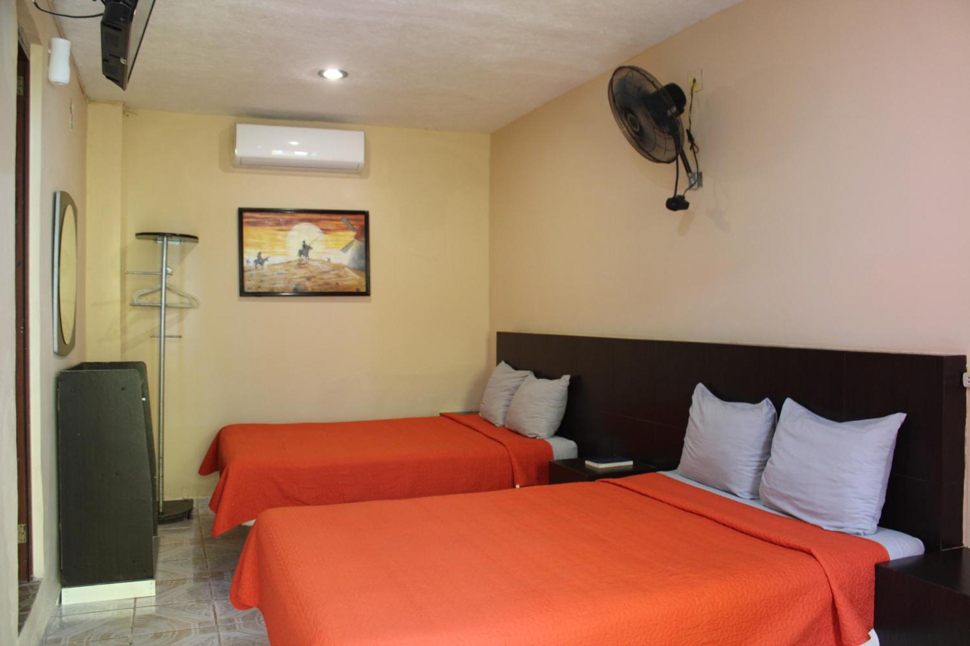 Hotel Guaranducha Inn Campeche Room photo